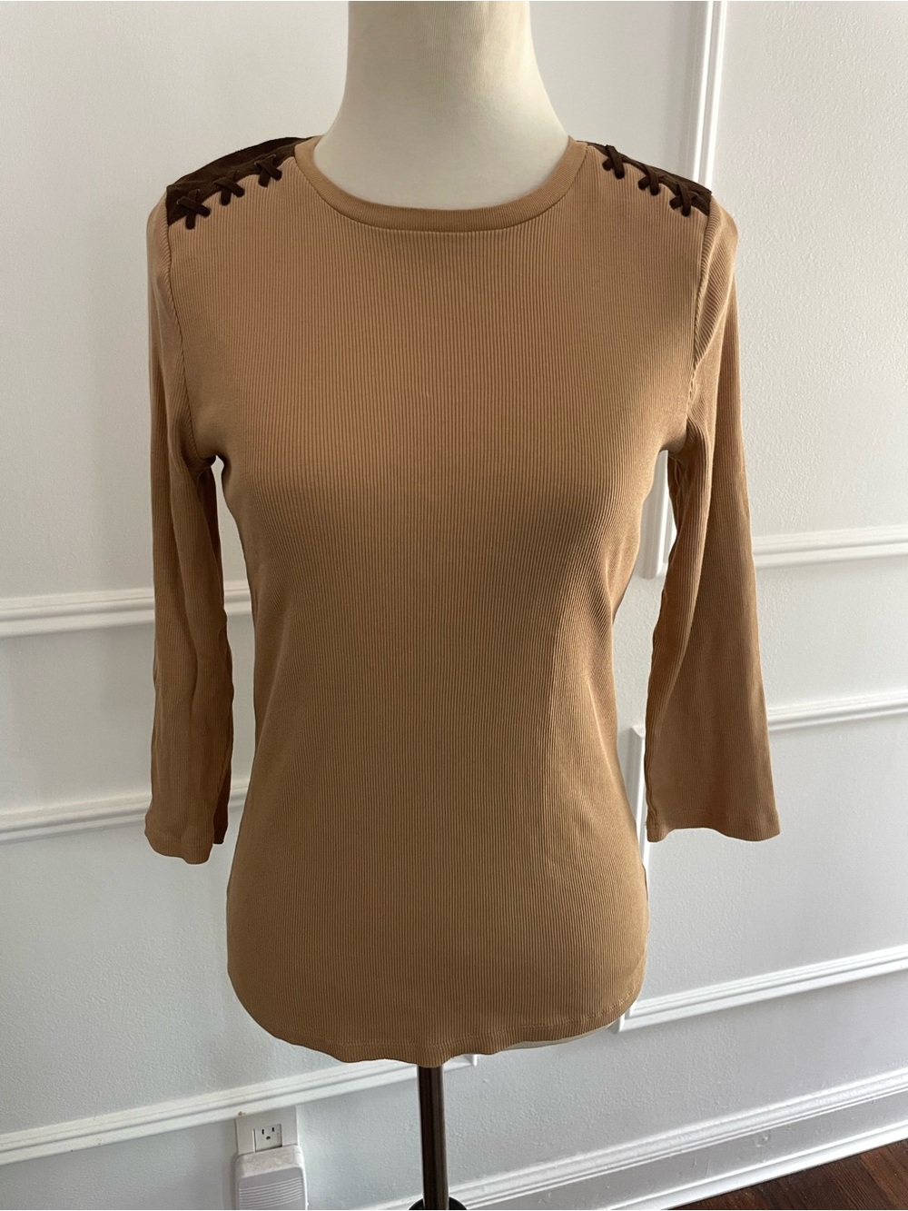 Lauren Ralph Lauren Ribbed Knit Faux Suede Lace‑Up Shoulder Top – Tan